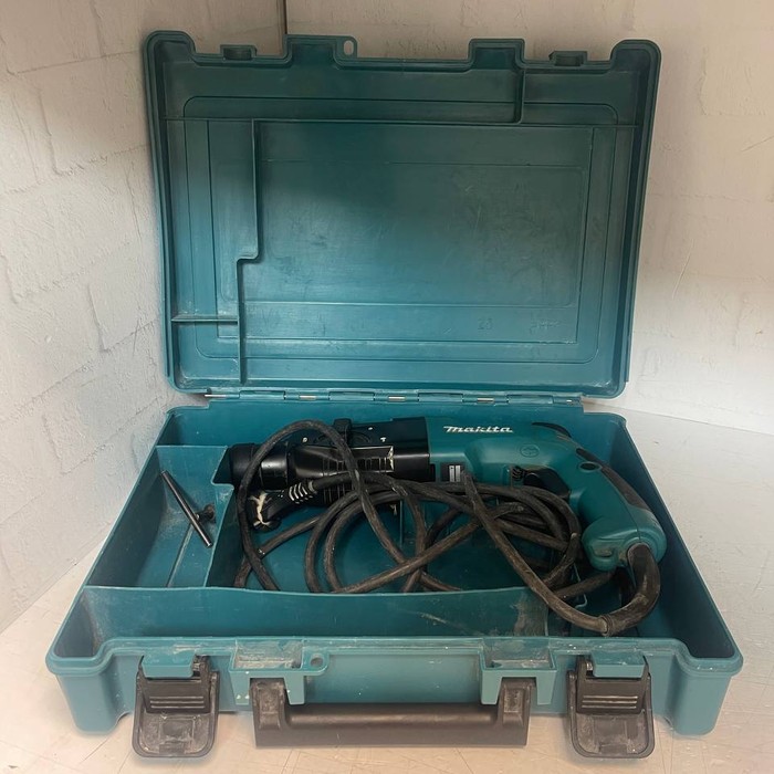 Перфоратор Makita HR2450