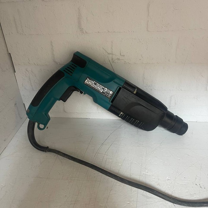 Перфоратор Makita HR2450