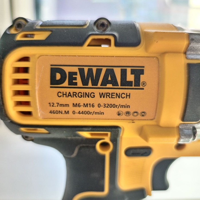 Гайковерт DeWALT Brushless