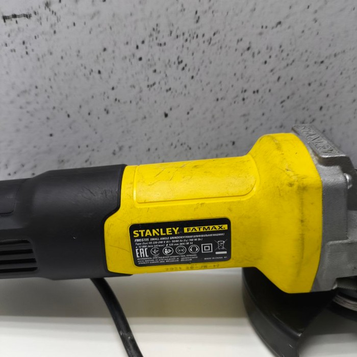 Болгарка Stanley FMEG725