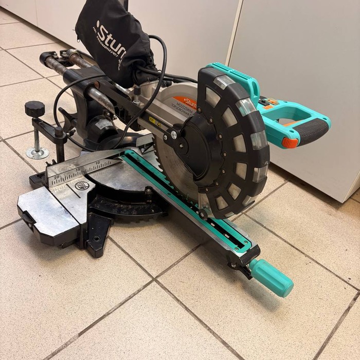 Торцовочная пила Sturm MS5525WM