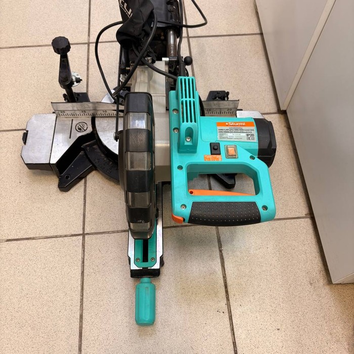 Торцовочная пила Sturm MS5525WM
