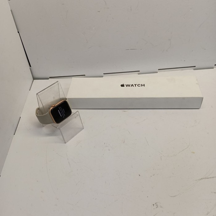 Смарт-часы Apple Watch series SE 44mm