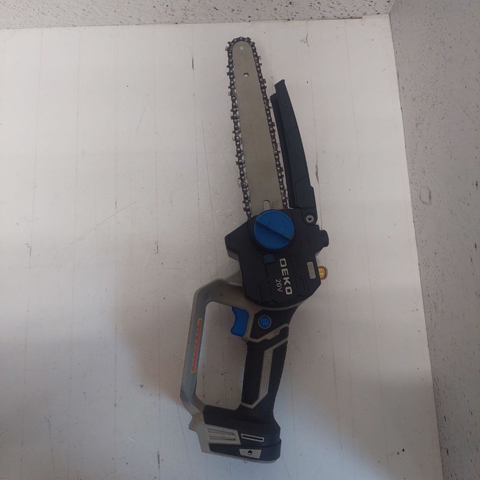 Электропила Deko DKCHS 20V