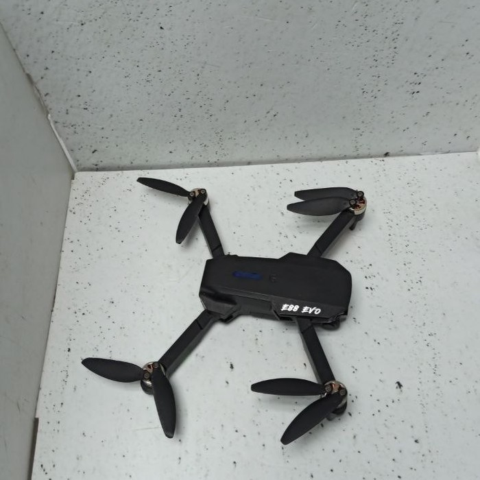 Квадрокоптер EVO E88