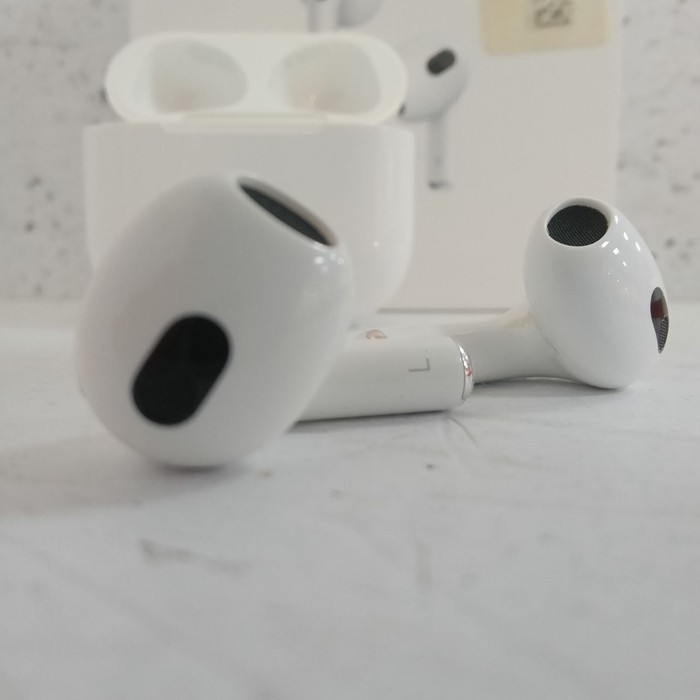 Беспроводные наушники Apple AirPods 3