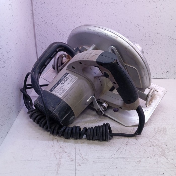 Циркулярная пила Интерскол ДП-210/1900М