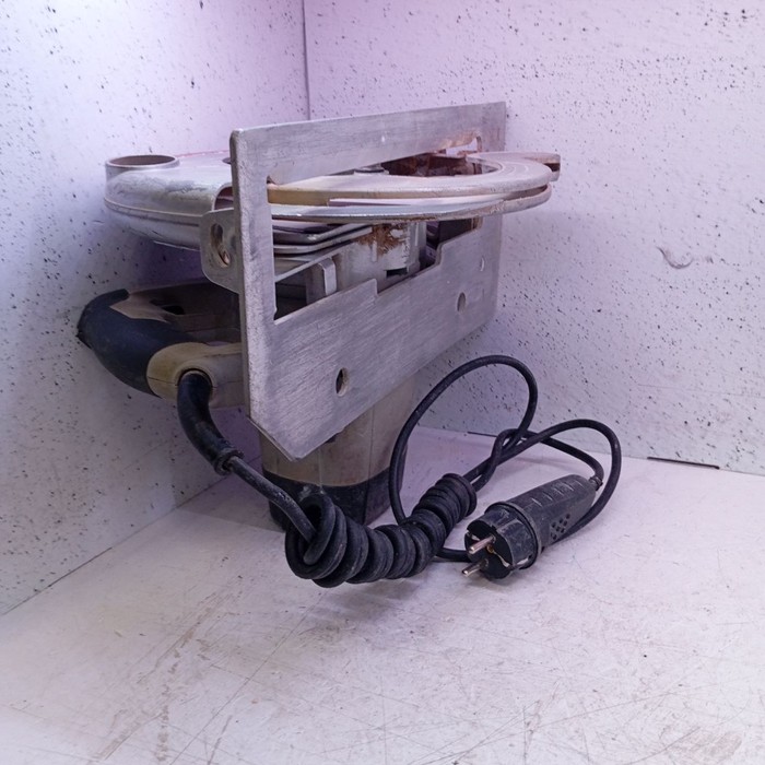 Циркулярная пила Интерскол ДП-210/1900М