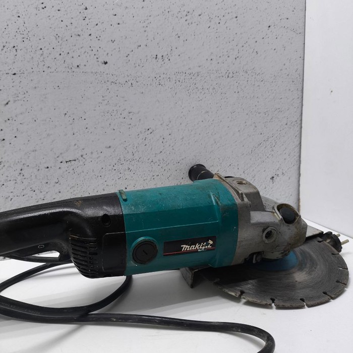 Болгарка Makita 9069