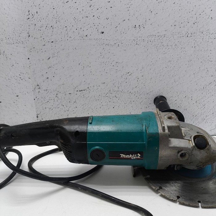 Болгарка Makita 9069