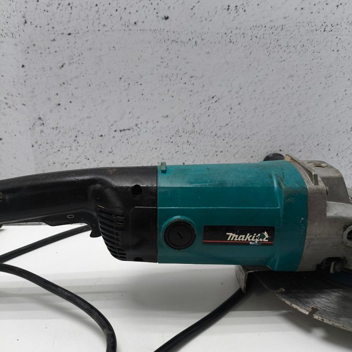 Болгарка Makita 9069