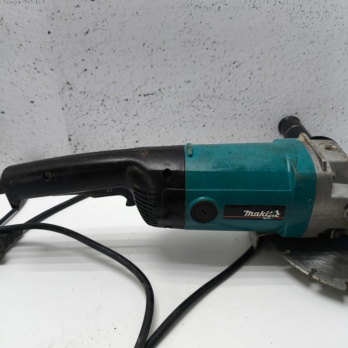 Болгарка Makita 9069