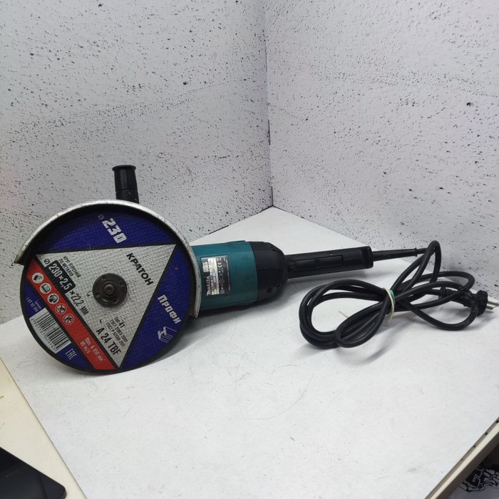 Болгарка Makita 9069