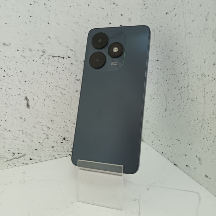 Смартфон Tecno Spark Go 2024 4/64 Черный