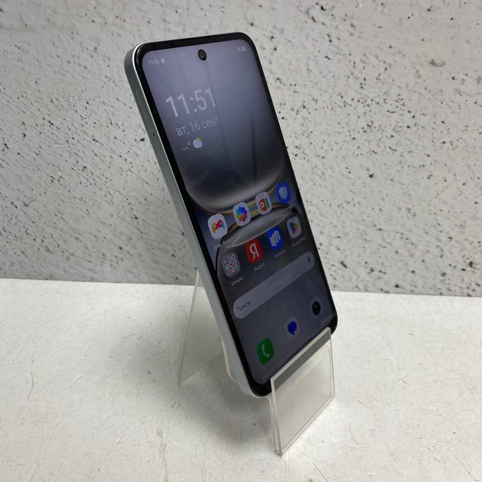 Смартфон Tecno Spark GO 2 3/64 Белый