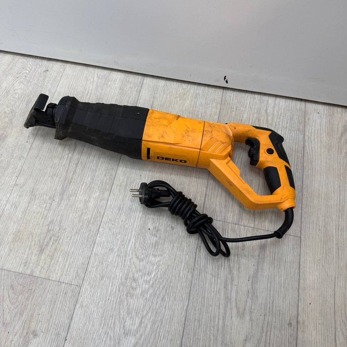 Сабельная пила Deko DKRS1300