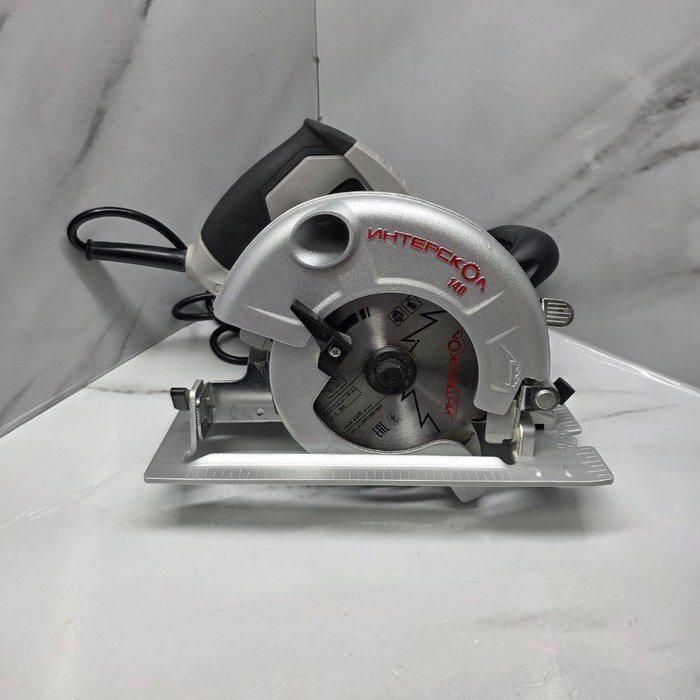 Дисковая пила Интерскол ДП-140/800