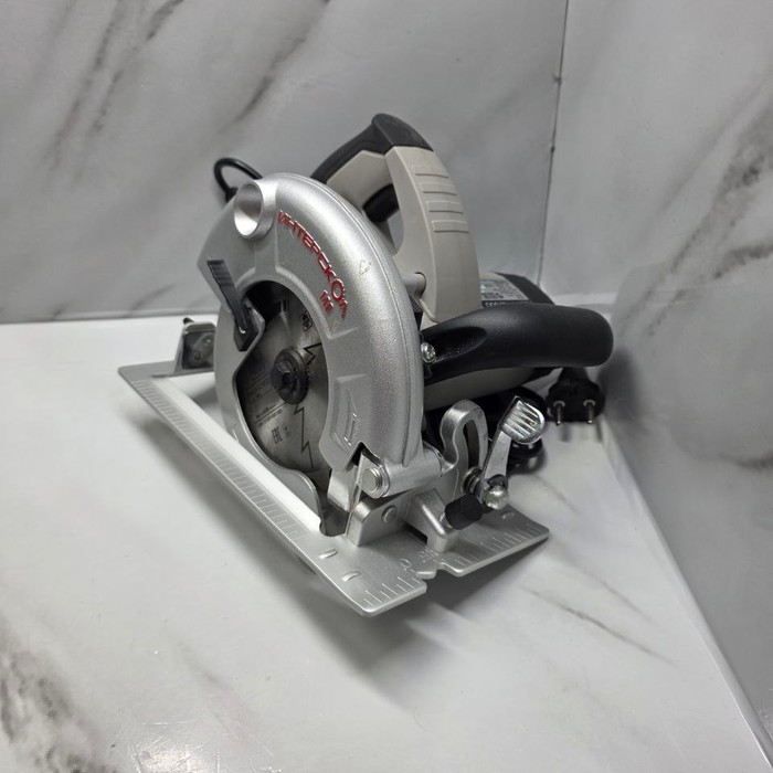 Дисковая пила Интерскол ДП-140/800