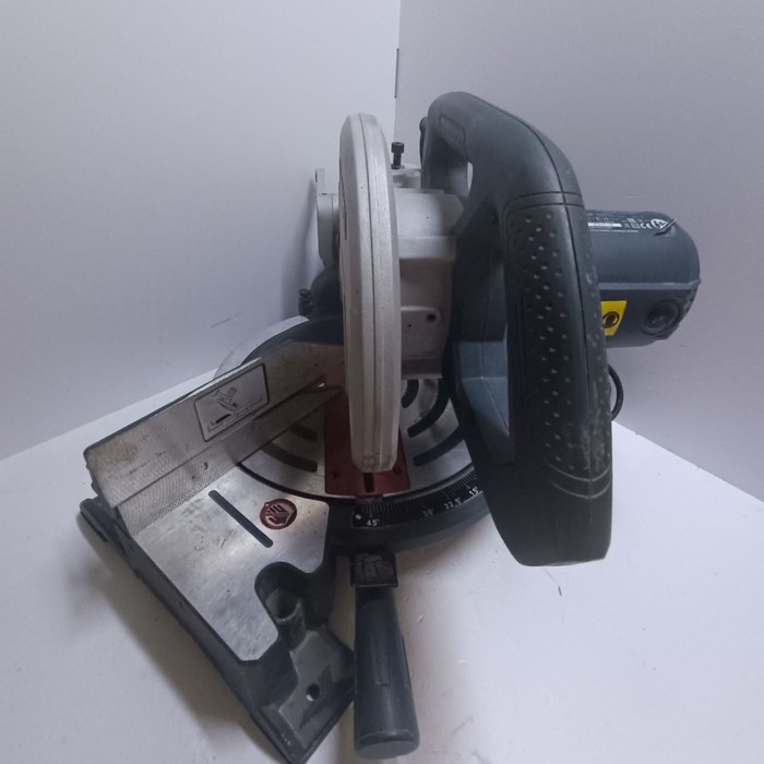 Торцовочная пила Bosch GCM 10 MX