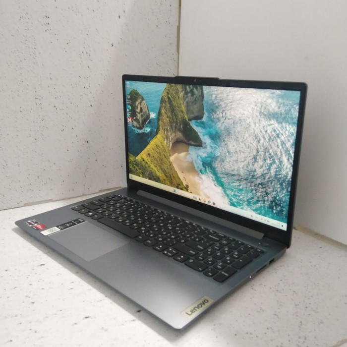 Ноутбук Lenovo IdeaPad Slim 3 15ABR8