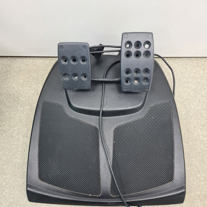 Руль игровой Logitech momo racing