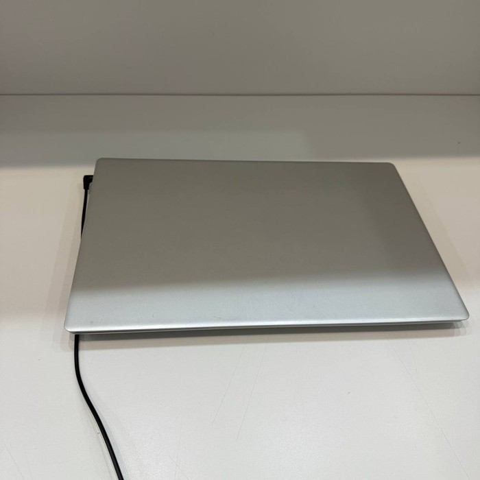 Ноутбук Default String