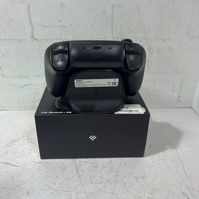 Геймпад 8BitDo Ultimate 2.4G Controller