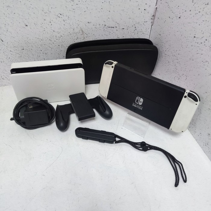 Игровая приставка Nintendo Switch OLED