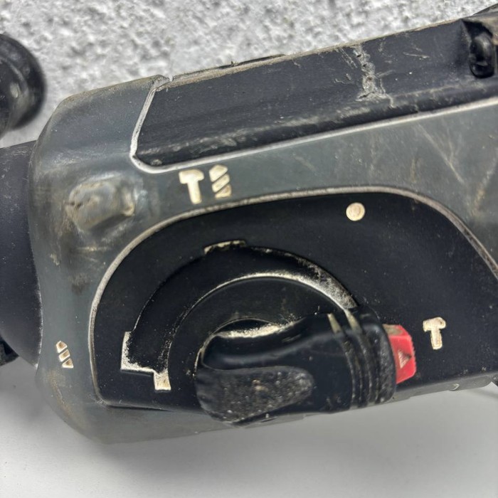 Перфоратор Makita HR2470