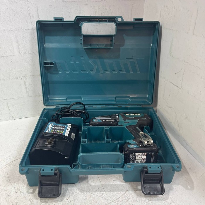 Шуруповерт Makita DF333D