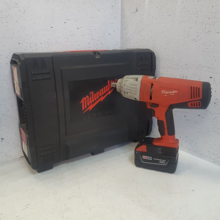 Гайковерт Milwaukee HD28 IW-502X