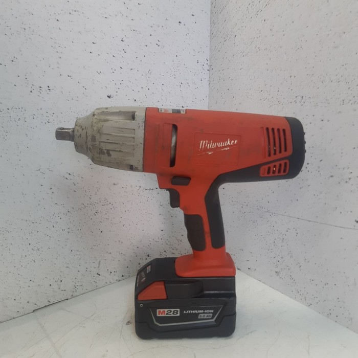 Гайковерт Milwaukee HD28 IW-502X