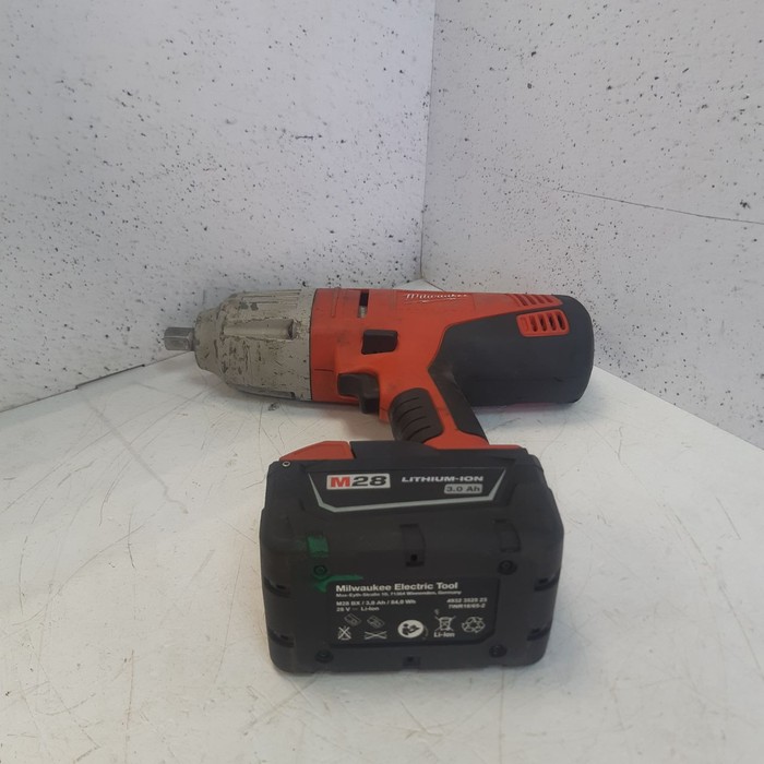 Гайковерт Milwaukee HD28 IW-502X