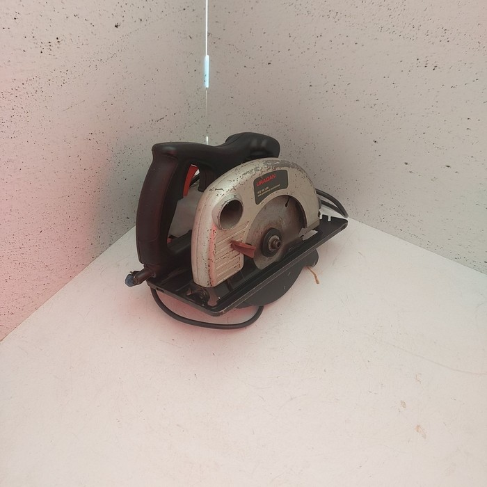 Циркулярная пила Uragan HCS 165 1300