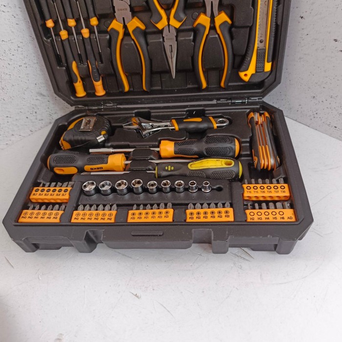 Набор инструментов (большой) Deko DKAT TZ82