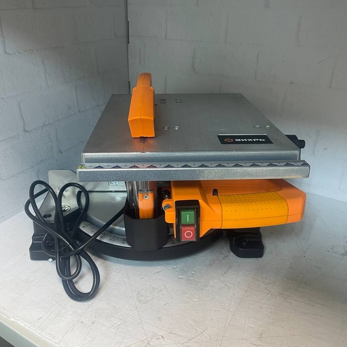 Торцовочная пила Вихрь ПТ-210К