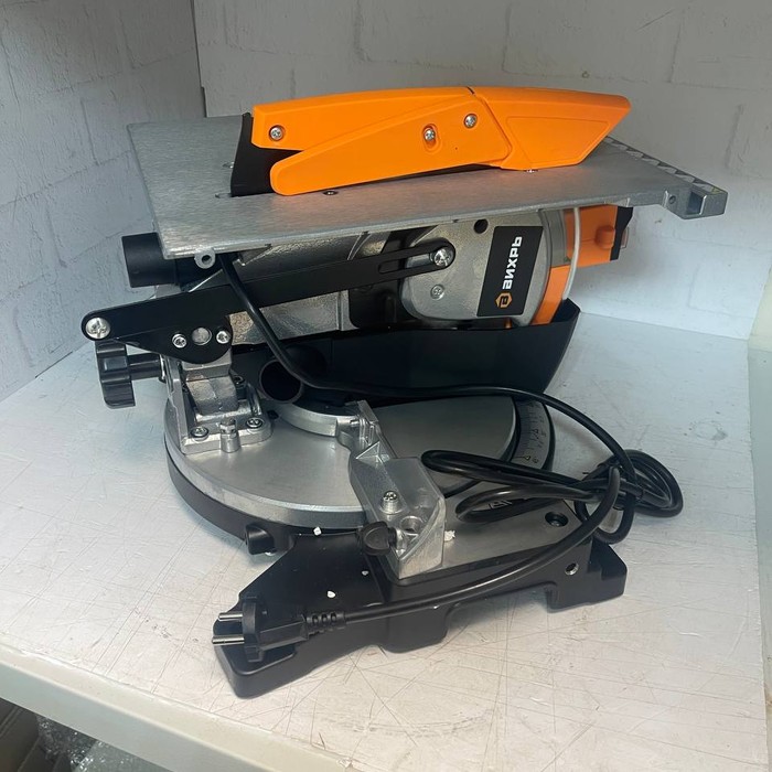 Торцовочная пила Вихрь ПТ-210К