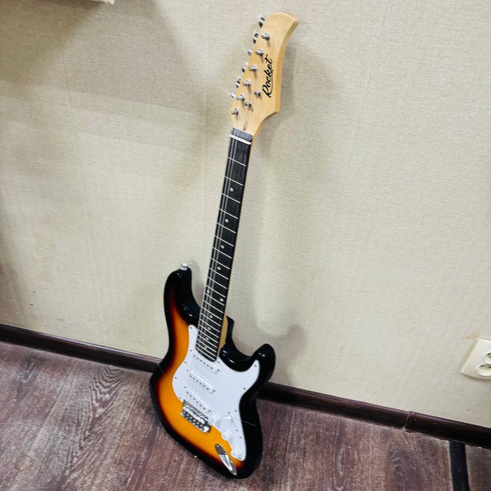 Гитара Rocket ST-01/Sb + комбоусилитель Rocket GA-10