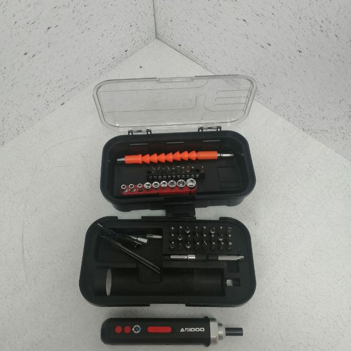 Электроотвертка ARIDOO с набором бит