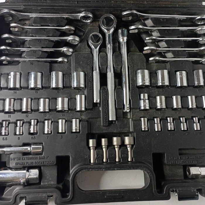 Набор инструментов (большой) Bort BTK-123