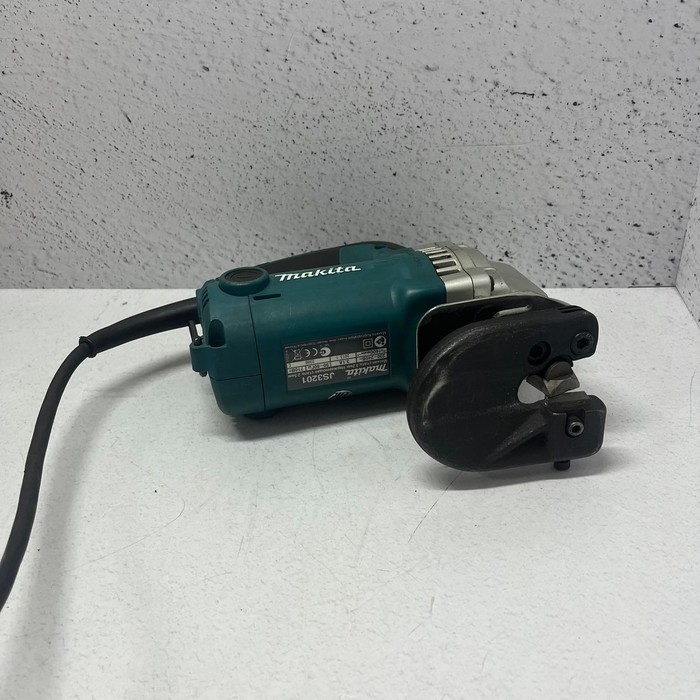 Электроножницы Makita JS3201J