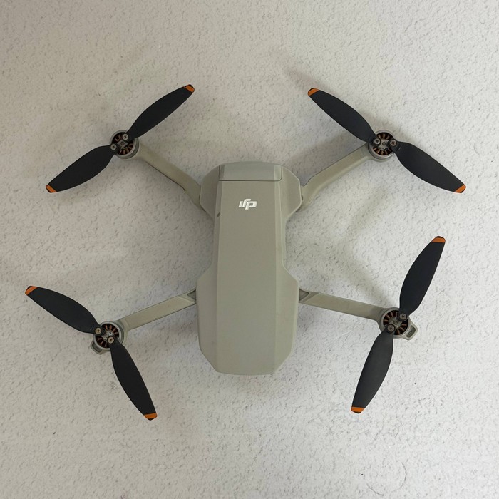 Квадрокоптер DJI MINI2