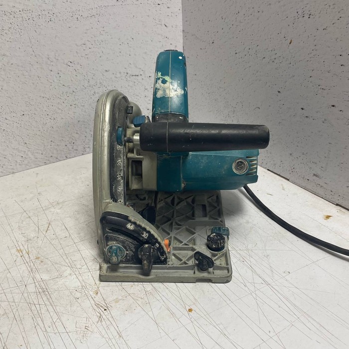 Дисковая пила Makita SP6000