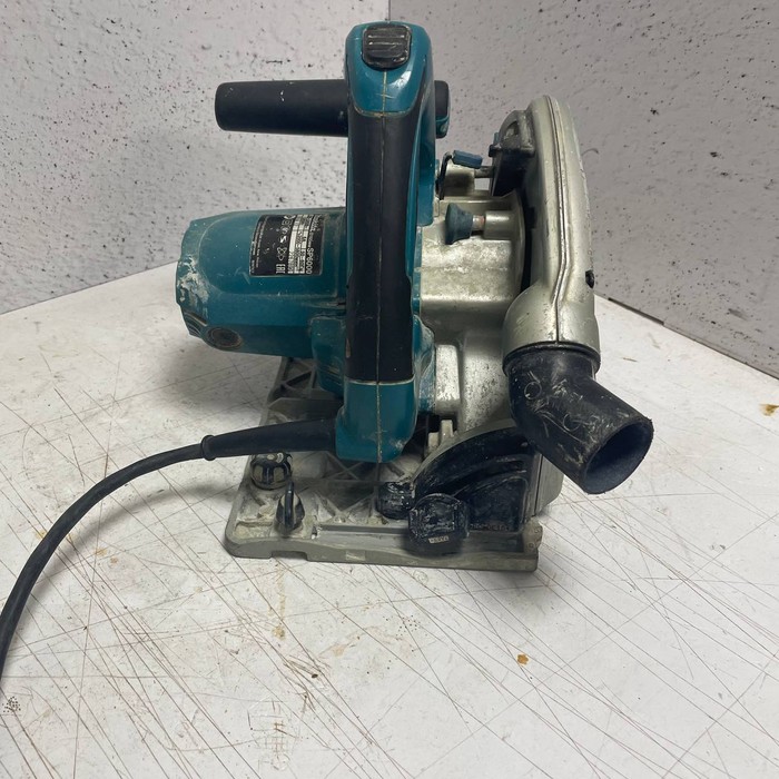 Дисковая пила Makita SP6000