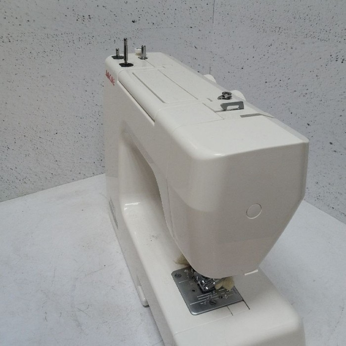 Швейная машина Janome AMI 15