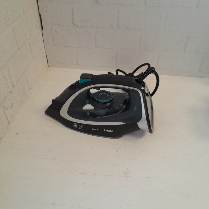 Утюг BBK ISE-2405