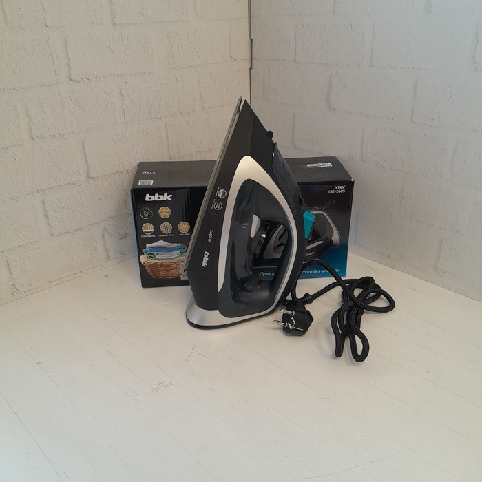 Утюг BBK ISE-2405