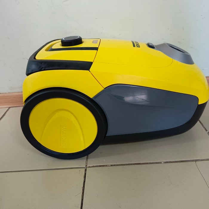 Напольный пылесос KARCHER VC 2
