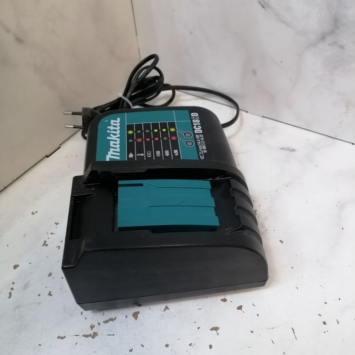 Зарядное устройство для электроинструмента Makita DC18SD