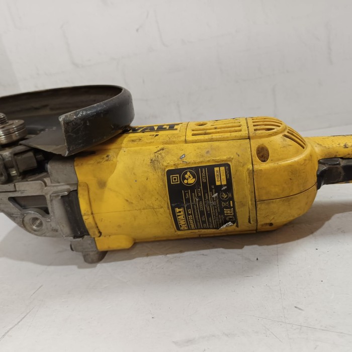Болгарка DeWalt DWE492S KS